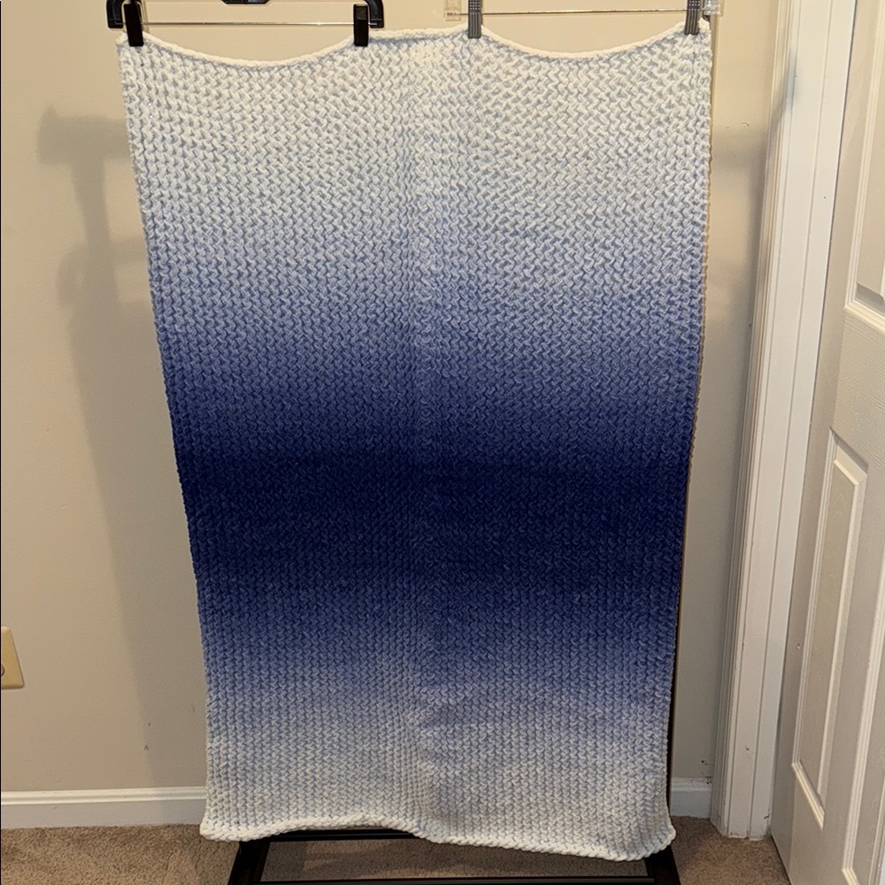Blue and White Gradient Knit Blanket